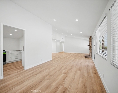5604 Mason Avenue - Photo Thumbnail 17