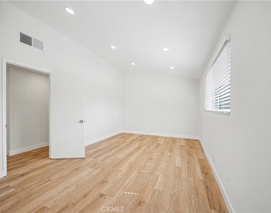 5604 Mason Avenue - Photo Thumbnail 33