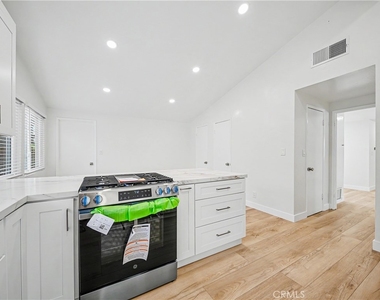 5604 Mason Avenue - Photo Thumbnail 21