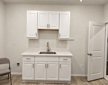 3681 W Uva - Photo Thumbnail 1