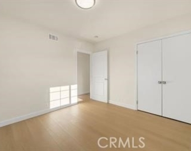 91 W Gainsborough - Photo Thumbnail 30