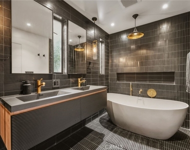 3601 Dixie Canyon Place - Photo Thumbnail 28
