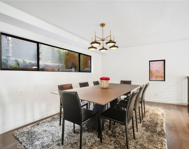 3601 Dixie Canyon Place - Photo Thumbnail 15