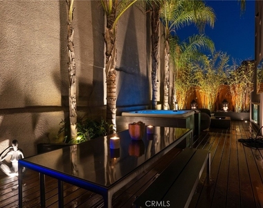 3601 Dixie Canyon Place - Photo Thumbnail 9