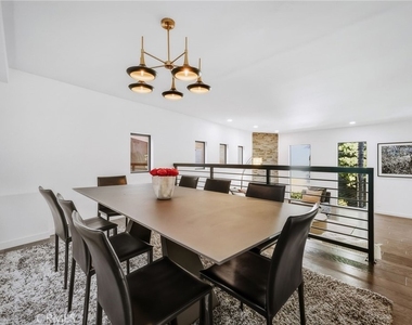 3601 Dixie Canyon Place - Photo Thumbnail 17