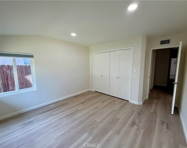 6621 Whitman Avenue - Photo Thumbnail 17