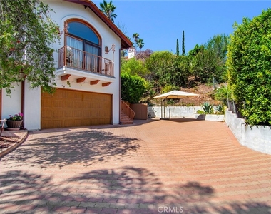 18690 Pasadero Drive - Photo Thumbnail 2