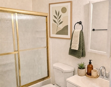23401 Park Sorrento - Photo Thumbnail 15