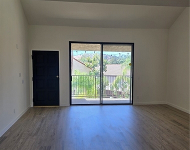 23401 Park Sorrento - Photo Thumbnail 3