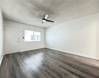 12926 Doty Avenue - Photo Thumbnail 3
