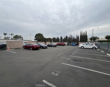 12926 Doty Avenue - Photo Thumbnail 10