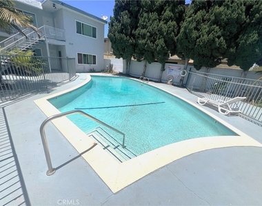 12926 Doty Avenue - Photo Thumbnail 9