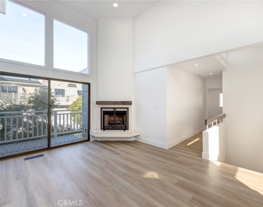 1090 Loma Drive - Photo Thumbnail 13