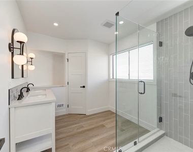 1090 Loma Drive - Photo Thumbnail 18
