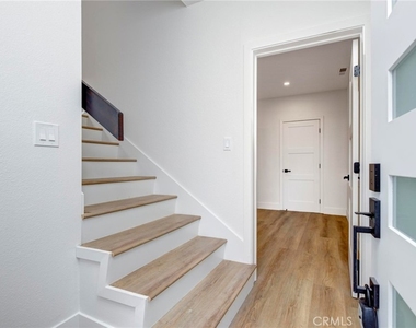 1090 Loma Drive - Photo Thumbnail 25
