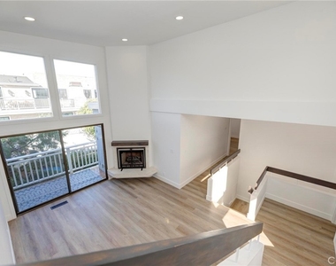 1090 Loma Drive - Photo Thumbnail 11