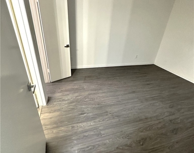 18225 Kingsdale Avenue - Photo Thumbnail 8