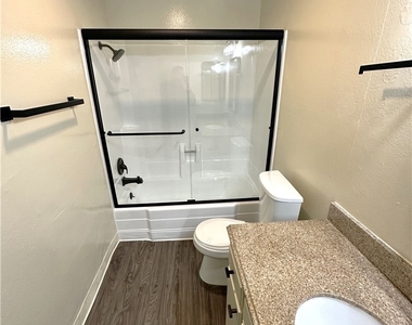 18225 Kingsdale Avenue - Photo Thumbnail 9