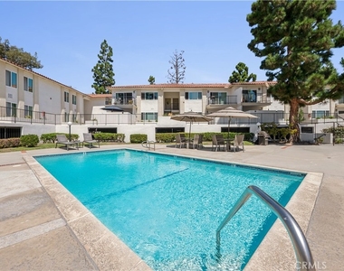 18225 Kingsdale Avenue - Photo Thumbnail 14