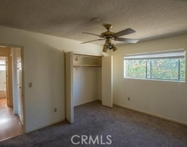 704 W 30th Street - Photo Thumbnail 9