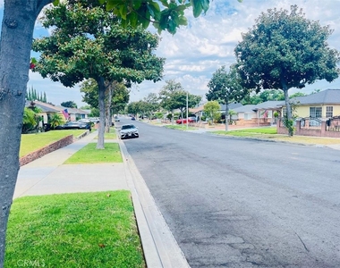 11422 1/2 Charlesworth - Photo Thumbnail 2
