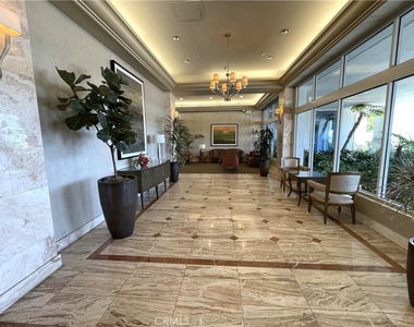 525 E Seaside - Photo Thumbnail 1
