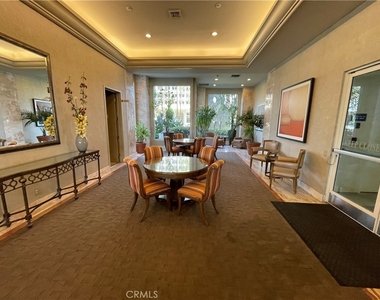 525 E Seaside - Photo Thumbnail 4