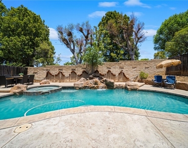 731 Langer - Photo Thumbnail 2