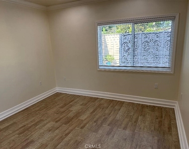 3843 Weston Pl - Photo Thumbnail 2