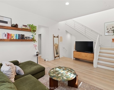 710 W Tribella Court - Photo Thumbnail 9