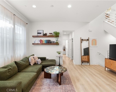 710 W Tribella Court - Photo Thumbnail 8