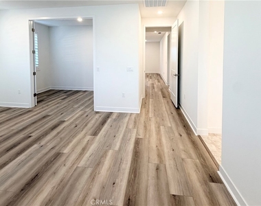 26756 Bermudez Street - Photo Thumbnail 26