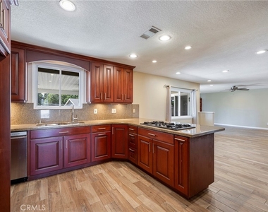 1219 N Van Buren Street - Photo Thumbnail 14