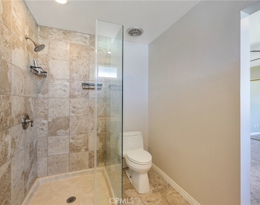 1219 N Van Buren Street - Photo Thumbnail 12