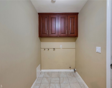 1219 N Van Buren Street - Photo Thumbnail 31