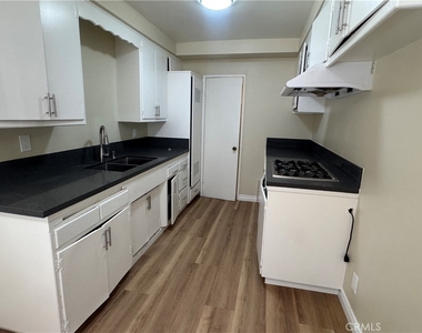 400 N Garfield Avenue - Photo Thumbnail 3