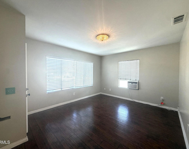 156 S Pacific Avenue - Photo Thumbnail 6