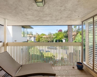 945 S Orange Grove Boulevard - Photo Thumbnail 13