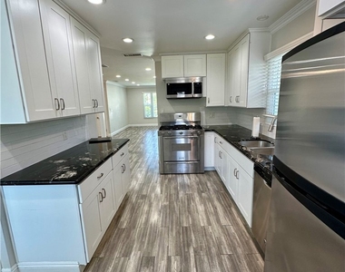 436 N Washington Avenue - Photo Thumbnail 9