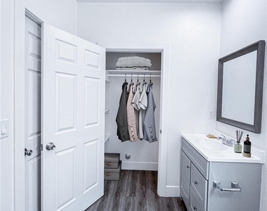 1029 South Montebello Boulevard - Photo Thumbnail 16