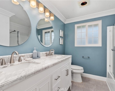53 Woodleaf - Photo Thumbnail 14