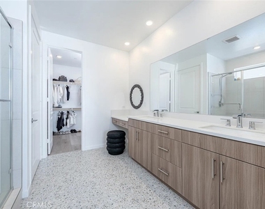 264 Mustang Lane - Photo Thumbnail 17