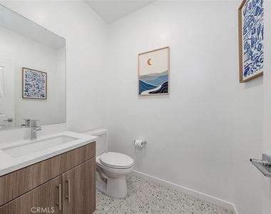 264 Mustang Lane - Photo Thumbnail 19