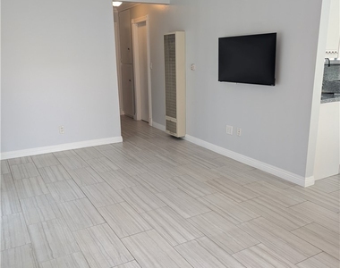 205 13th Street - Photo Thumbnail 7
