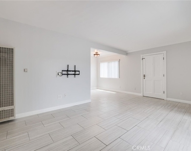 205 13th Street - Photo Thumbnail 12