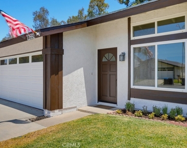 22692 Via Santa Maria - Photo Thumbnail 1