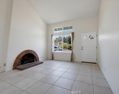 22692 Via Santa Maria - Photo Thumbnail 3