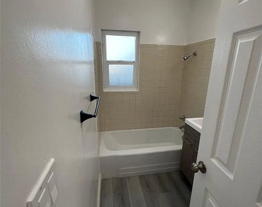 293 W Artesia Street - Photo Thumbnail 10