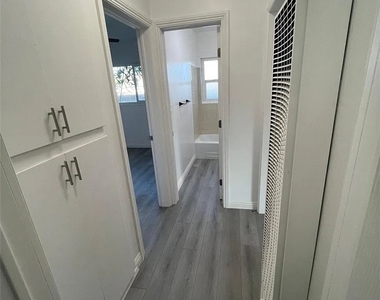 293 W Artesia Street - Photo Thumbnail 14