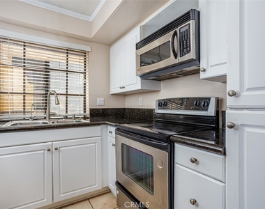 25561 Indian Hill Lane - Photo Thumbnail 4